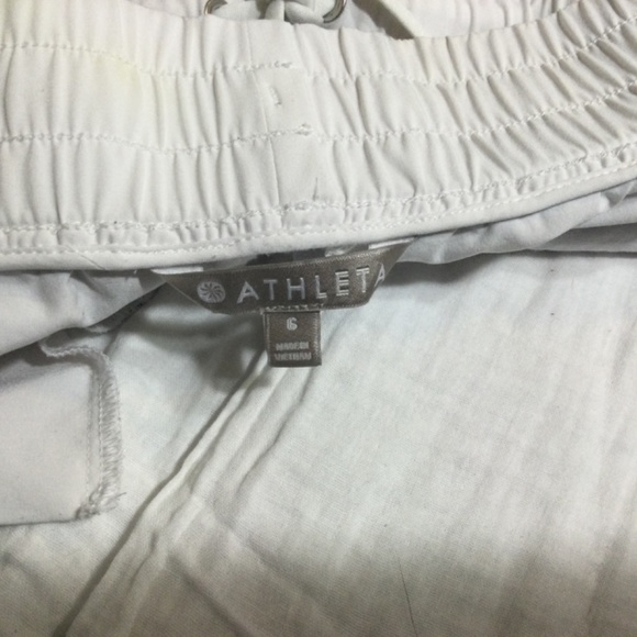 2 for 1 price. Linen Athleta shorts and Gap T-shirt - Picture 8 of 10